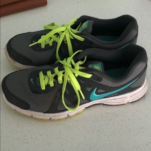 Nike Revolution 2 shoes